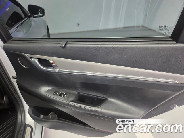Hyundai Grandeur (IG) 3.0 LPi (Taxi) Deluxe VIP Pack 2022 — фото 18