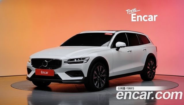 Volvo V60 Cross Country (II) B5 Ultimate AWD