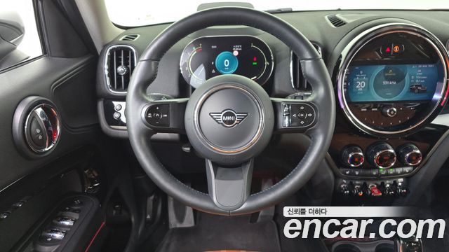 MINI Cooper Countryman Classic Plus Launch Pack 2nd Gen 2023 — фото 12