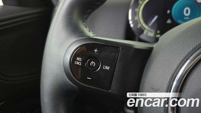 MINI Cooper Countryman Classic Plus Launch Pack 2nd Gen 2023 — фото 15