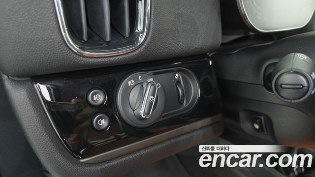 MINI Cooper Countryman Classic Plus Launch Pack 2nd Gen 2023 — фото 28