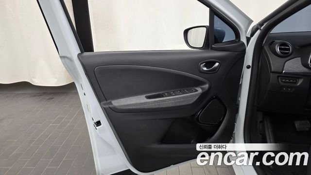 Renault Korea Zoe Intens Eco 2021 — фото 24