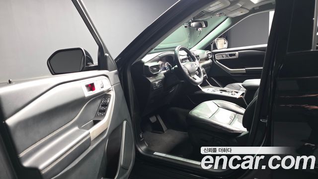 Ford Explorer (VI) 3.3 Hybrid 2022 — фото 10