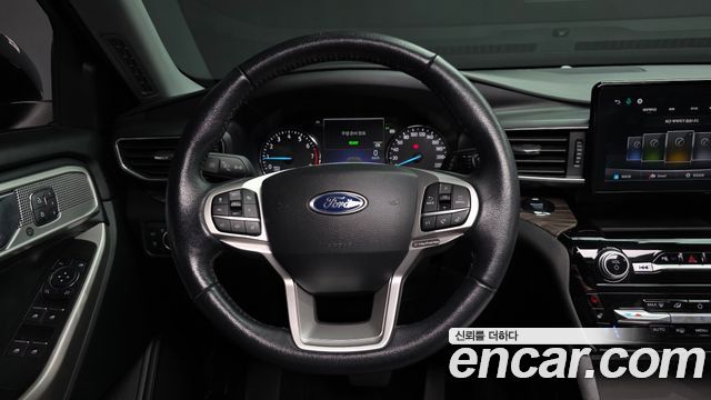 Ford Explorer (VI) 3.3 Hybrid 2022 — фото 17