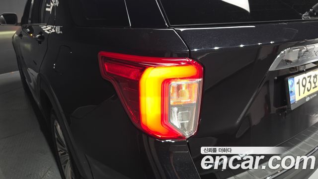 Ford Explorer (VI) 3.3 Hybrid 2022 — фото 29