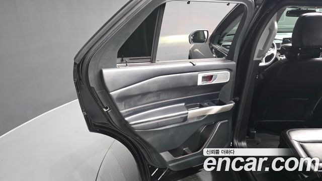 Ford Explorer (VI) 3.3 Hybrid 2022 — фото 31