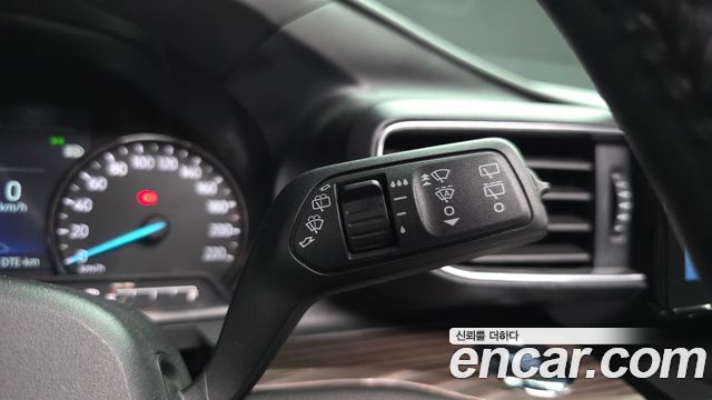 Ford Explorer (VI) 3.3 Hybrid 2022 — фото 36