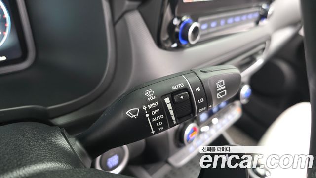 Hyundai Kona Hybrid Inspiration 2023 — фото 27
