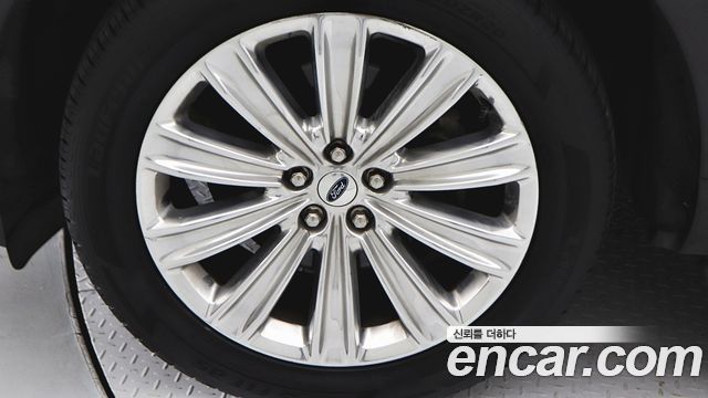 Ford Explorer (VI) 2.3 LimIted 4WD 2022 — фото 5