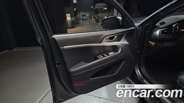 Genesis G70 2.0T Supreme 2018 — фото 24