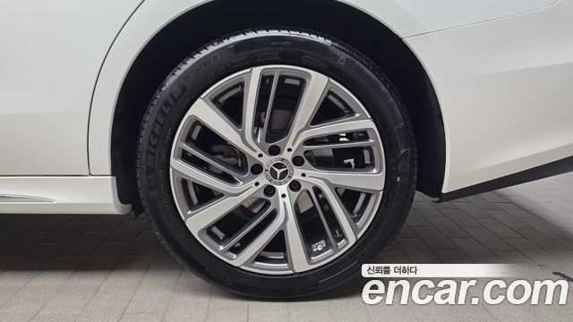 Mercedes-Benz E-Class (W214) E220d 4MATIC Exclusive 2024 — фото 27