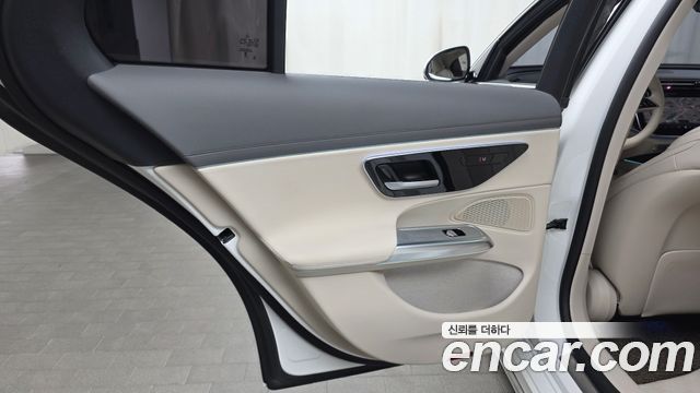Mercedes-Benz E-Class (W214) E220d 4MATIC Exclusive 2024 — фото 31