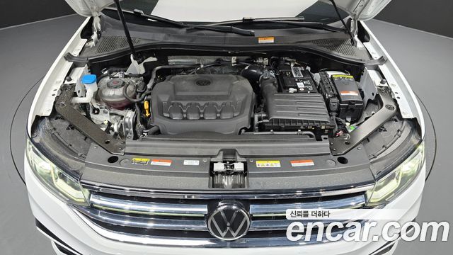 Volkswagen Tiguan Allspace 2.0 TSI Prestige 2023 — фото 6