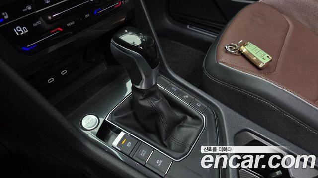 Volkswagen Tiguan Allspace 2.0 TSI Prestige 2023 — фото 9