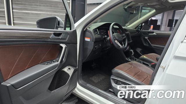 Volkswagen Tiguan Allspace 2.0 TSI Prestige 2023 — фото 10