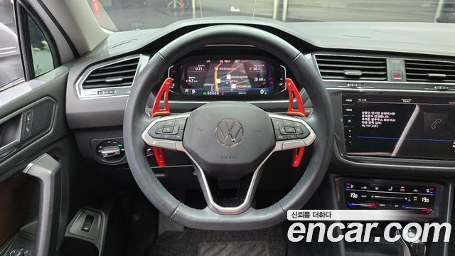 Volkswagen Tiguan Allspace 2.0 TSI Prestige 2023 — фото 13