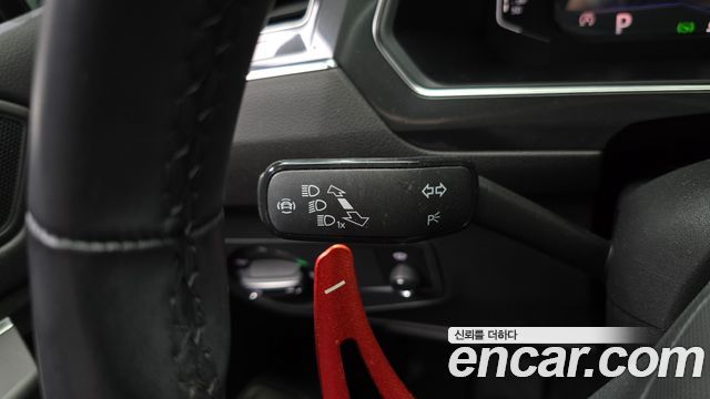 Volkswagen Tiguan Allspace 2.0 TSI Prestige 2023 — фото 27