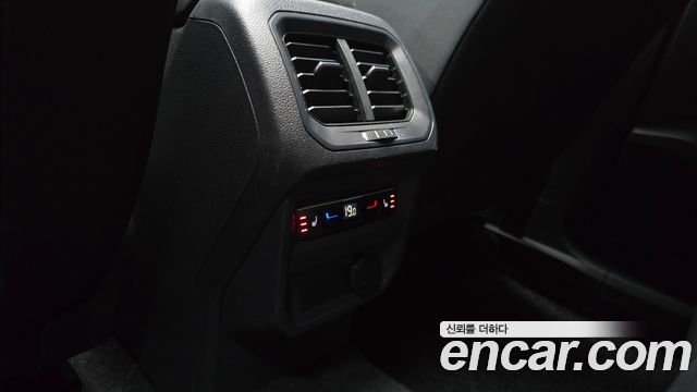 Volkswagen Tiguan Allspace 2.0 TSI Prestige 2023 — фото 31