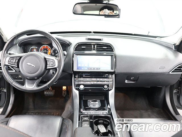 Jaguar XE 20d Perstige AWD 2018 — фото 8
