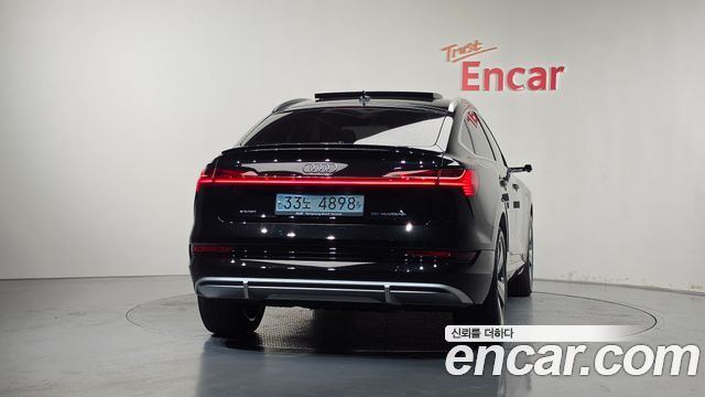 Audi e-tron 55 Quattro Sportback 2022 — фото 4