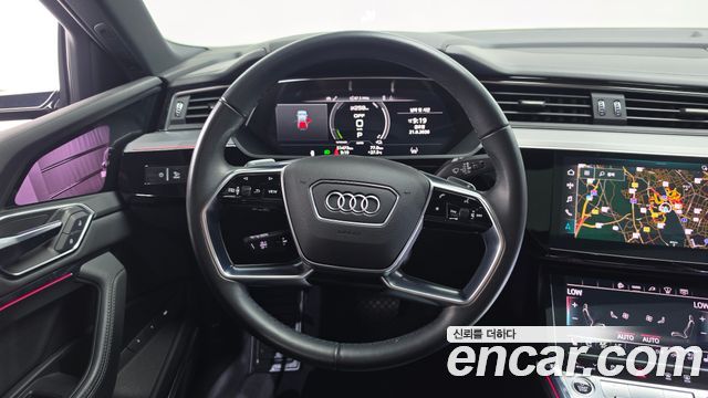 Audi e-tron 55 Quattro Sportback 2022 — фото 13