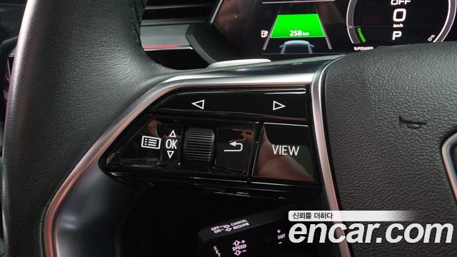 Audi e-tron 55 Quattro Sportback 2022 — фото 16