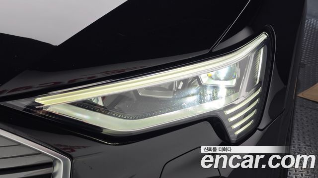 Audi e-tron 55 Quattro Sportback 2022 — фото 22