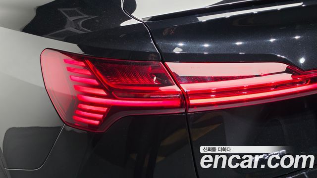 Audi e-tron 55 Quattro Sportback 2022 — фото 23