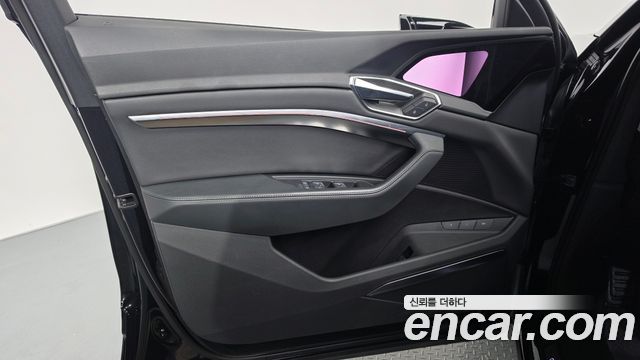 Audi e-tron 55 Quattro Sportback 2022 — фото 24
