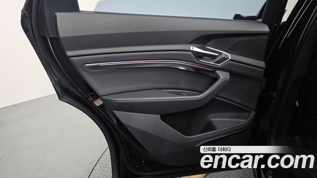 Audi e-tron 55 Quattro Sportback 2022 — фото 25