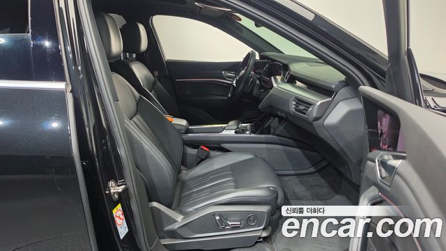 Audi e-tron 55 Quattro Sportback 2022 — фото 26