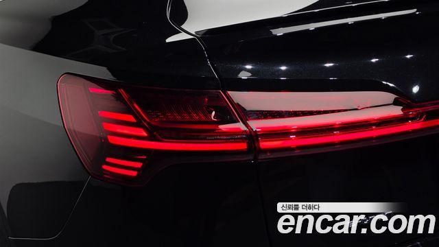 Audi e-tron 55 Quattro Sportback 2022 — фото 27