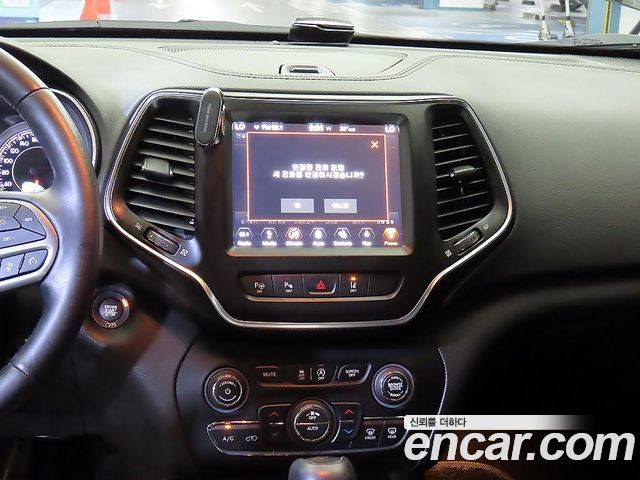 Jeep Cherokee (KL) 2.4 Longitude High AWD 2019 — фото 15