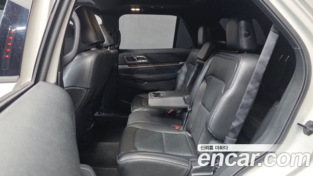 Ford Explorer 2.3 Limited 4WD 5th 2019 — фото 11