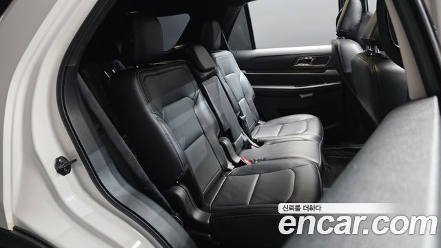 Ford Explorer 2.3 Limited 4WD 5th 2019 — фото 12