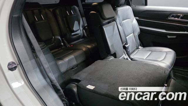 Ford Explorer 2.3 Limited 4WD 5th 2019 — фото 13