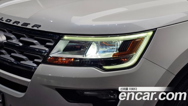 Ford Explorer 2.3 Limited 4WD 5th 2019 — фото 22