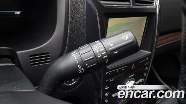 Ford Explorer 2.3 Limited 4WD 5th 2019 — фото 28