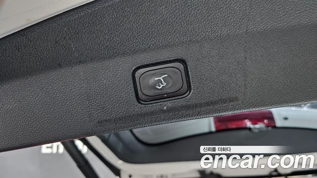 Ford Explorer 2.3 Limited 4WD 5th 2019 — фото 32