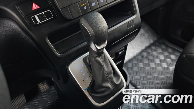 Hyundai Staria Cargo 5-Seater Smart 2023 — фото 9