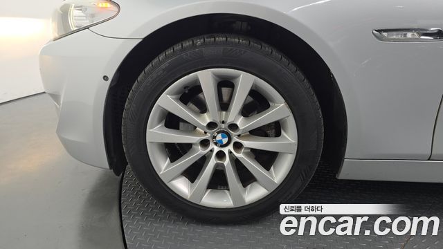 BMW 5 Series (F10) 528i 2011 — фото 5