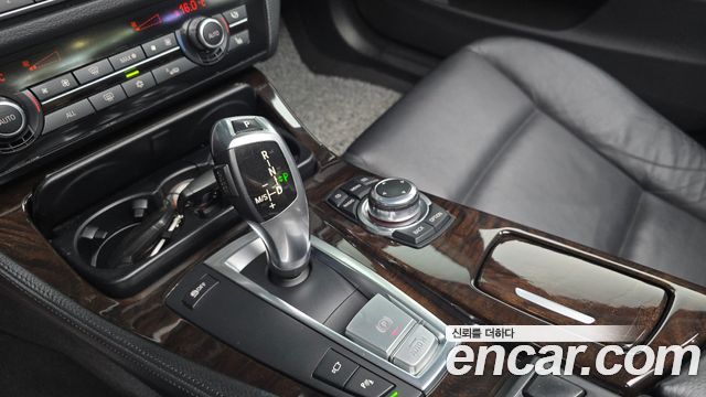 BMW 5 Series (F10) 528i 2011 — фото 9
