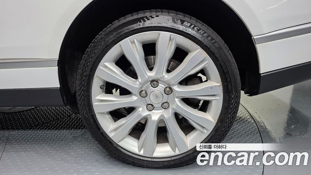 Land Rover Range Rover (IV) 4.4 SDV8 Vogue SE DIESEL 2014 — фото 27
