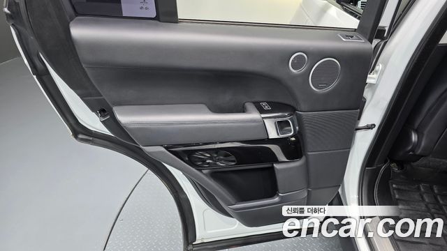 Land Rover Range Rover (IV) 4.4 SDV8 Vogue SE DIESEL 2014 — фото 31