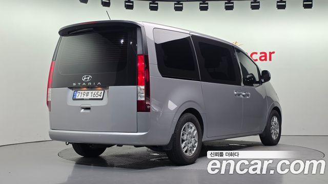 Hyundai Staria Tourer 11-Seater Modern 2024 — фото 2