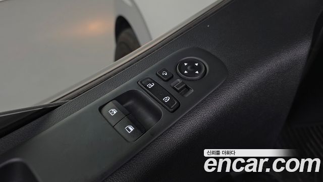 Hyundai Staria Tourer 11-Seater Modern 2024 — фото 11