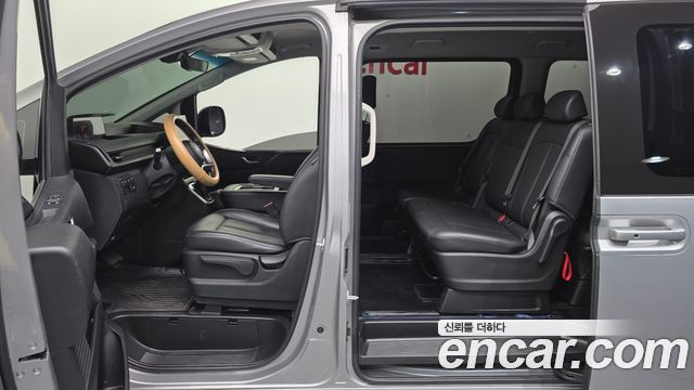Hyundai Staria Tourer 11-Seater Modern 2024 — фото 17
