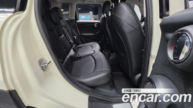 MINI Cooper D 5Door Mid 3rd 2016 — фото 12