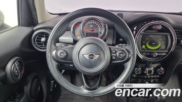MINI Cooper D 5Door Mid 3rd 2016 — фото 13