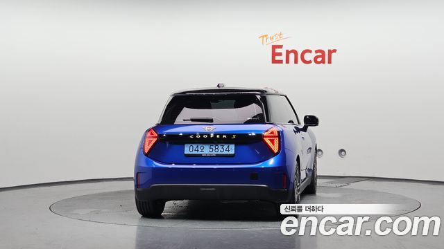 MINI Cooper Electric (IV) SE Favoured 2024 — фото 4